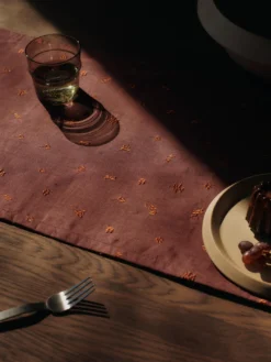 Baies Table Runner