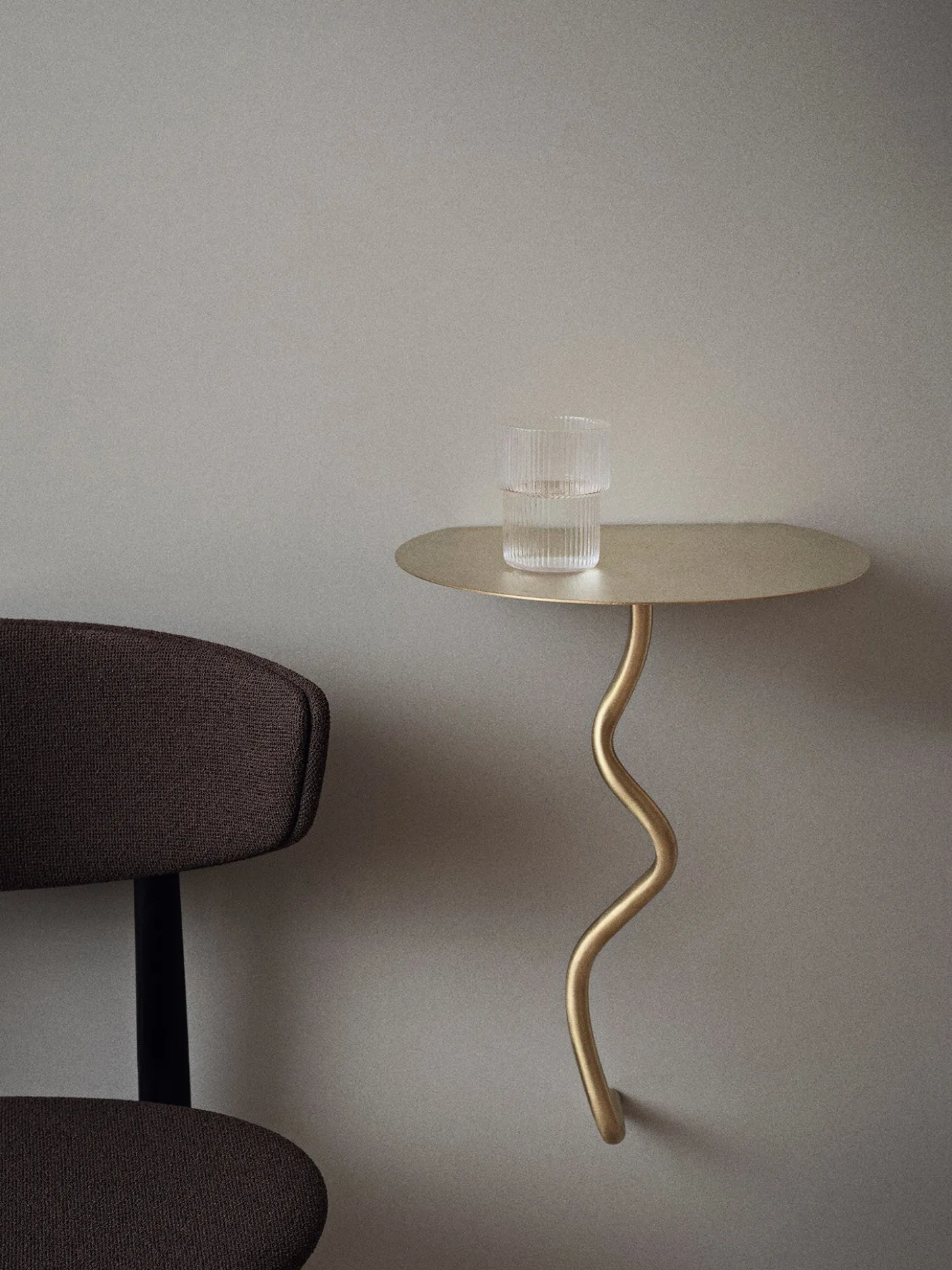 Curvature Wall Table