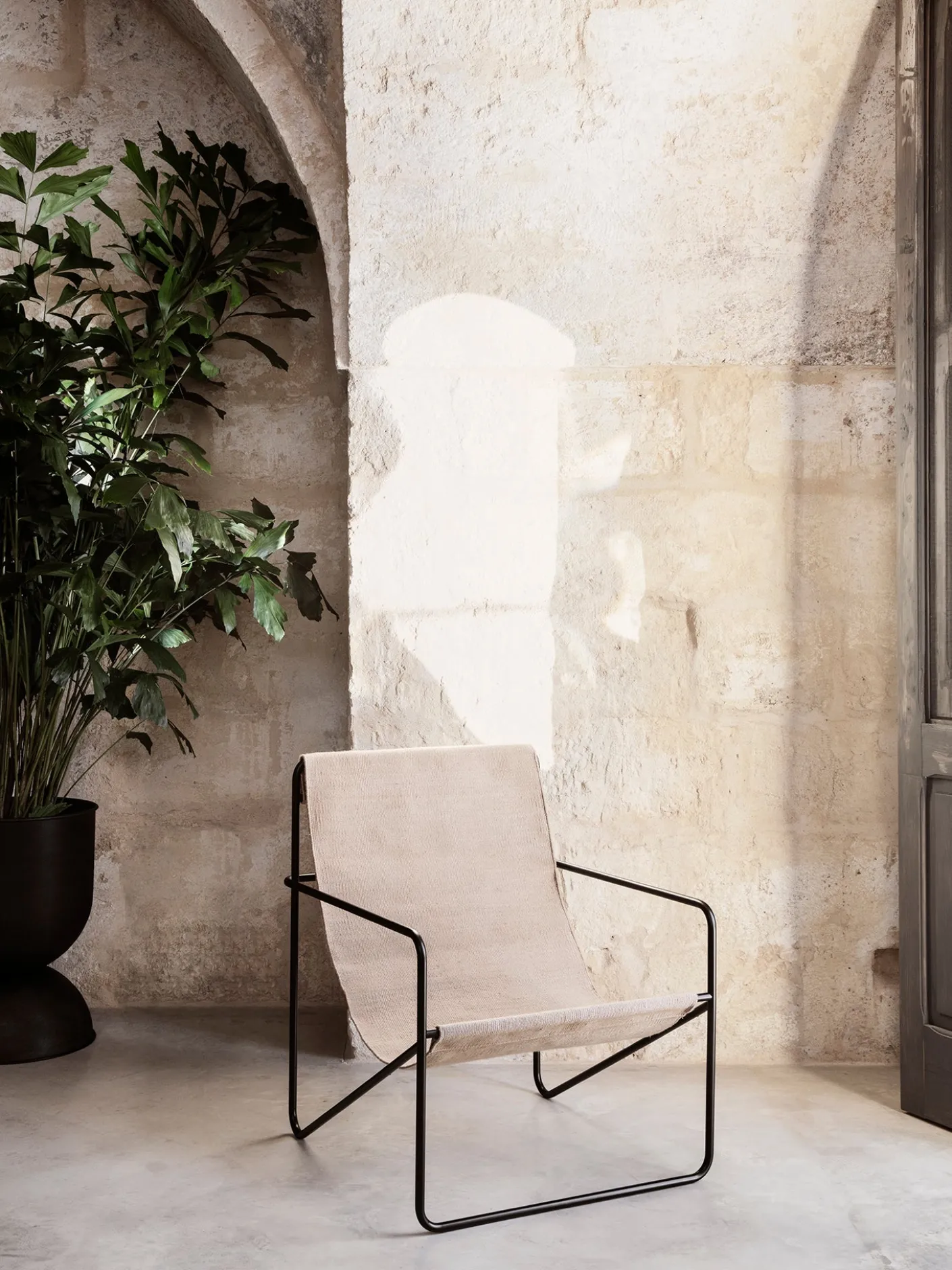 Desert Lounge Chair - Black