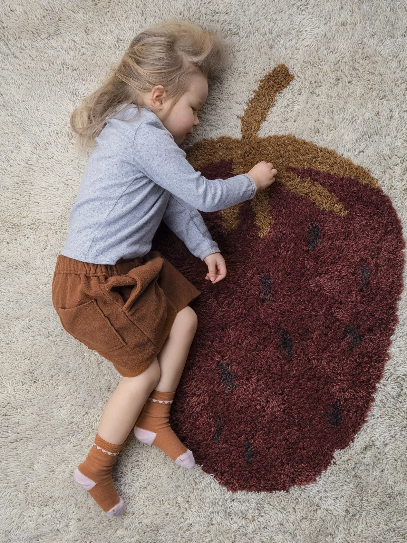 Fruiticana Tufted Strawberry Rug
