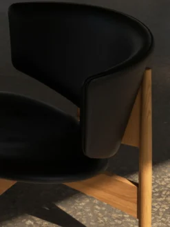 Herman Lounge Chair - Wood - Vegea