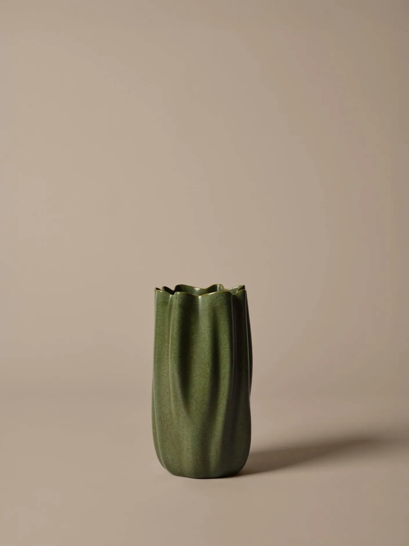 Nium Vase