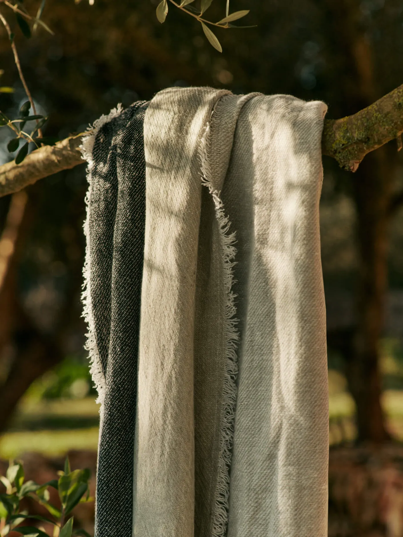 Pila Linen Throw