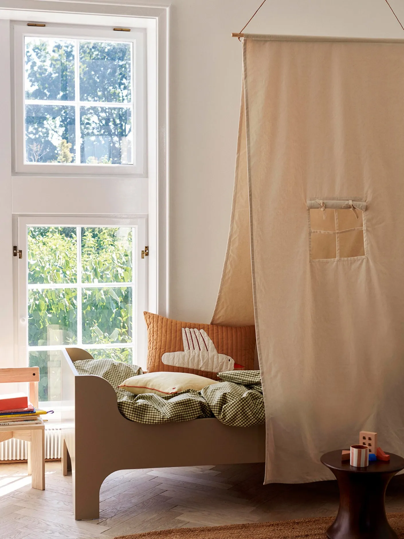 Settle Bed Canopy
