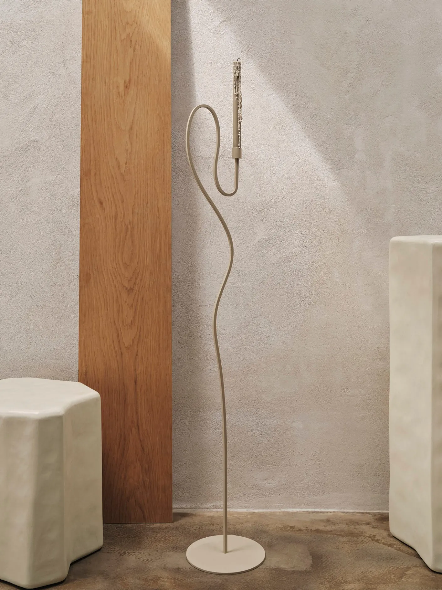 Valse Floor Candle Holder